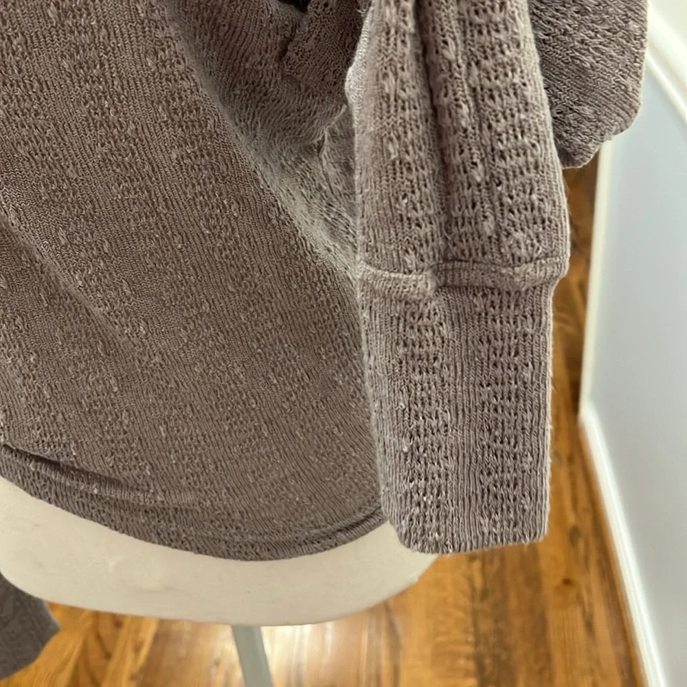 NWOT FREE PEOPLE LACE FREE PEOPLE DREAM GIRL V-NECK BISHOP SLEEVE KNIT TOP - XS - Picture 4 of 7